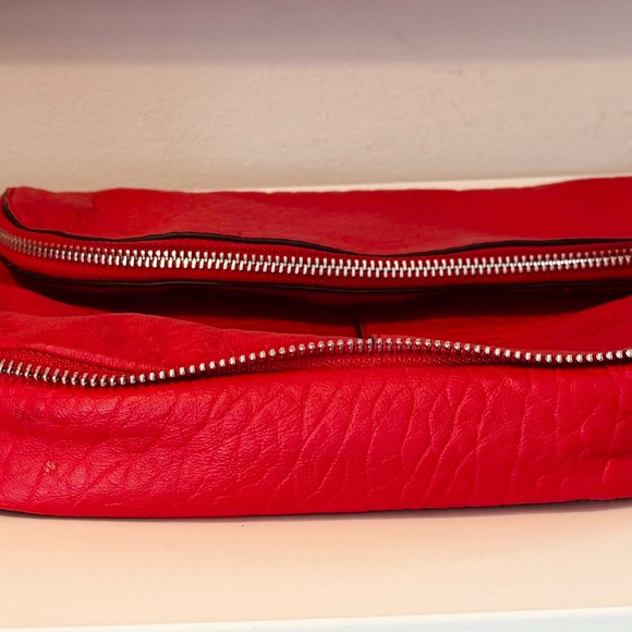 Vince Camuto Crossbody Bag Purse Scarlet Red 100% Genuine Leather Pockets Galore - Picture 7 of 13
